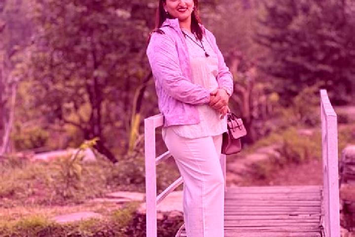 Addison, 21 — Escort in Ayikudi, India