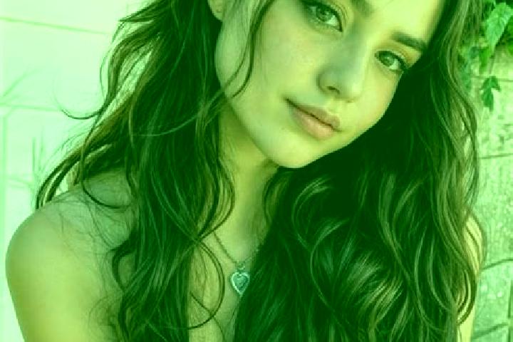 Alice, 22 — Escort in Lordelo do Ouro, Portugal