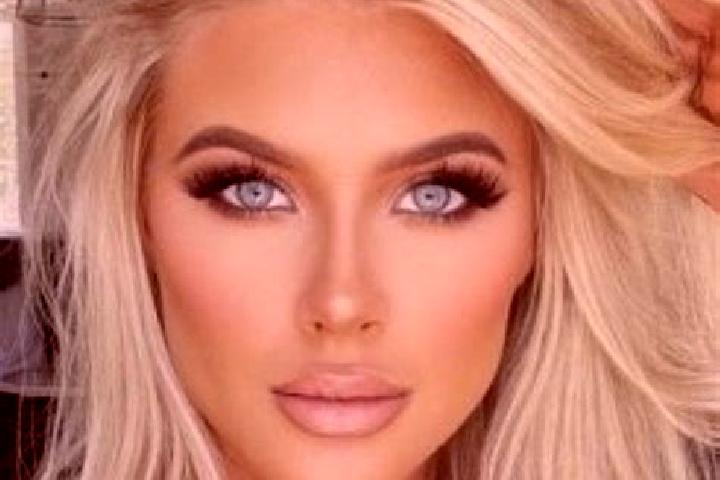 Aurora, 24, a dark blonde blue-eyed mixed companion based in Morelia. Offering Dinner Date, Travel Companion, Couples, Party Girl. Available for incall and o...