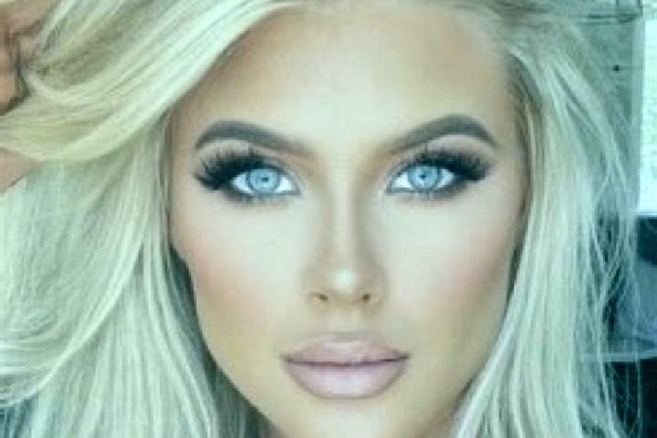 Aurora, 26, a chestnut blue-eyed caucasian companion based in Santa Rita de Jacutinga. Offering Party Girl, Deep French Kissing, Prostate Massage, CIM. Avail...