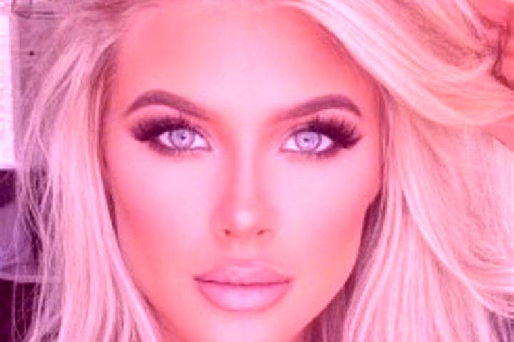 Chloe, 23 — Escort in Pontelandolfo, Italy