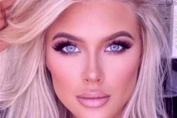 Ella, 28, a black grey-eyed ebony companion based in Ibira. Offering Deep French Kissing, Domination, 69. Available for incall and outcall, day and evening d...