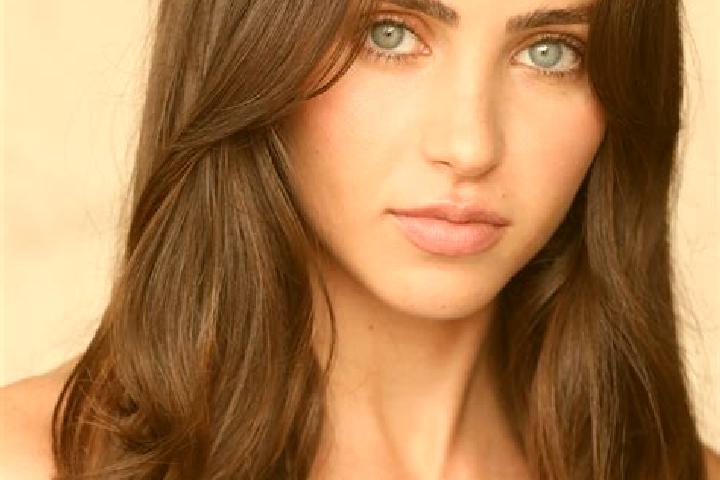 Emma, 21, a black blue-eyed indian companion based in North Somercotes. Offering Overnight, A-Level, Prostate Massage, Duos. Available for incall and outcall...