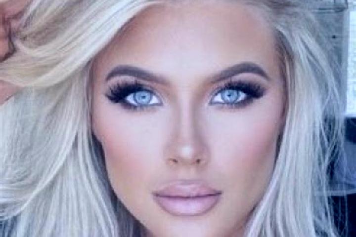 Eva, 31, a auburn dark-eyed mediterranean companion based in Huasimal. Offering GFE, Travel Companion, Prostate Massage, Massage. Available for incall and ou...