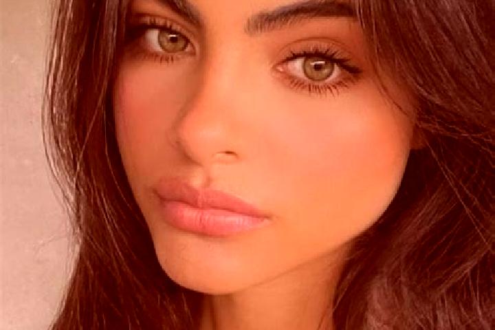 Evelyn, 36, a black grey-eyed caucasian companion based in Sartajada. Offering Travel Companion, GFE, Girlfriend Experience, BDSM. Available for incall and o...
