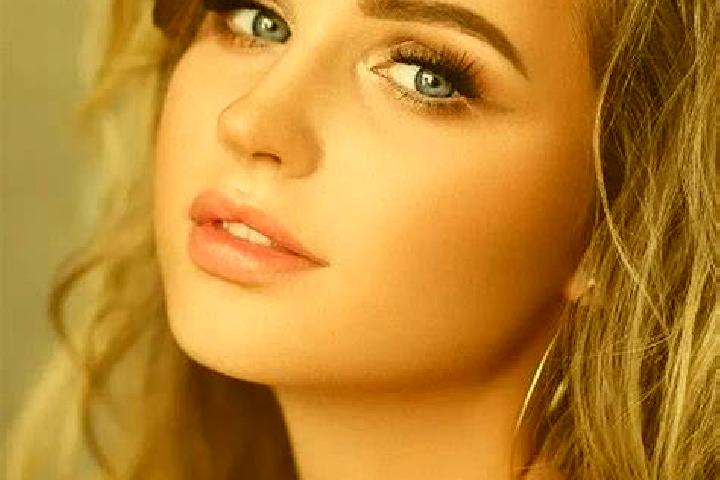 Hannah, 29, a platinum blonde grey-eyed asian companion based in Coronel Baigorria. Offering Couples, Dinner Date, Erotic Massage. Available for incall and o...