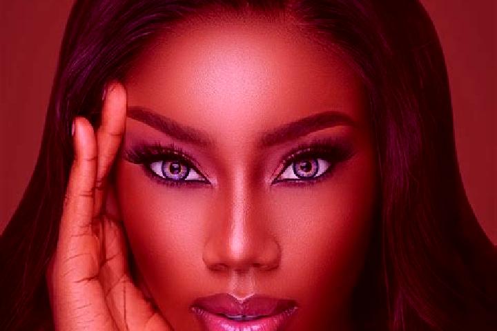 Hazel, 25, a red green-eyed indian companion based in Langenau. Offering Girlfriend Experience, BDSM, Massage. Available for incall and outcall, day and even...