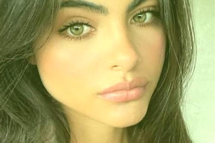 Iris, 37, a chestnut dark-eyed slavic companion based in Cookham. Offering Massage, Travel Companion, Couples, Deep French Kissing. Available for incall and ...
