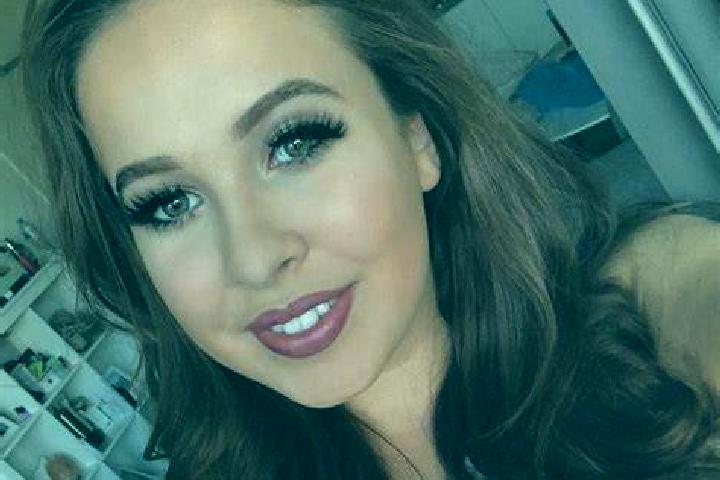 Kinsley, 21, a brunette dark-eyed caucasian companion based in Zandhoven. Offering Couples, Overnight, BDSM. Available for incall and outcall, day and evenin...