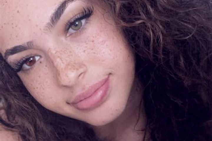 Kinsley, 27, a auburn blue-eyed caucasian companion based in Rovine. Offering Erotic Massage, Travel Companion, 69, Striptease. Available for incall and outc...