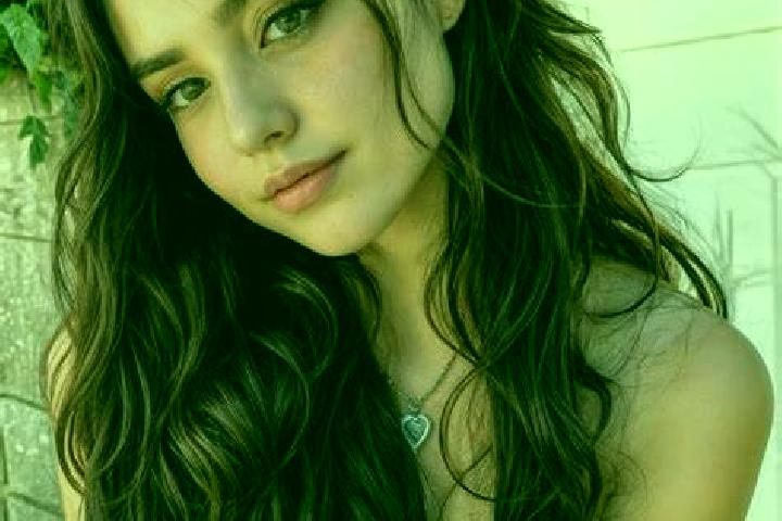 Layla, 22 — Escort in Hemyock, United Kingdom