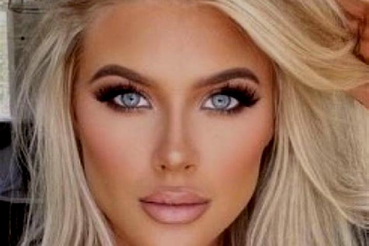 Lily, 38, a chestnut green-eyed european companion based in Badile. Offering Striptease, Couples, Overnight, Massage. Available for incall and outcall, overn...