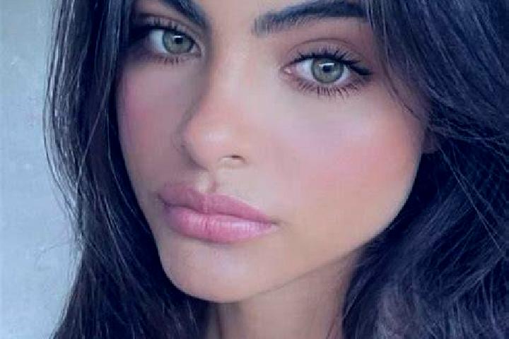 Luna, 20, a brunette dark-eyed ebony companion based in Tha Chana. Offering Travel Companion, Fetish, Party Girl. Available for incall and outcall, day and e...