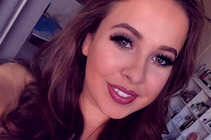Sage, 28, a platinum blonde hazel-eyed latina companion based in Dispilio. Offering Girlfriend Experience, Couples, A-Level, Deep French Kissing. Available f...