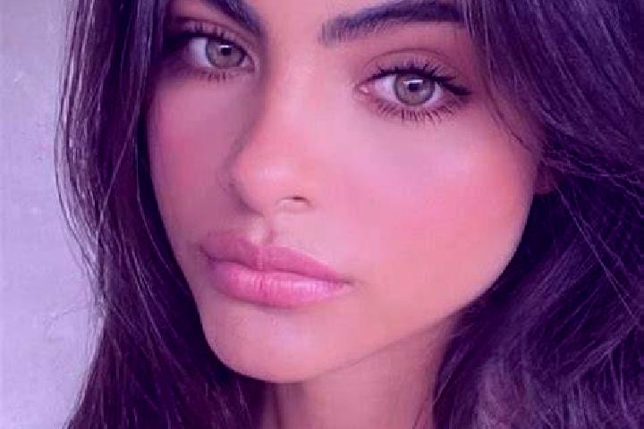 Sage, 39, a auburn grey-eyed middle eastern companion based in Berzovia. Offering Prostate Massage, OWO, Party Girl, Domination. Available for incall and out...