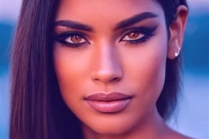 Sage, 39, a platinum blonde dark-eyed mixed companion based in Ngebruk. Offering Travel Companion, BDSM, Girlfriend Experience, Striptease, Deep French Kissi...