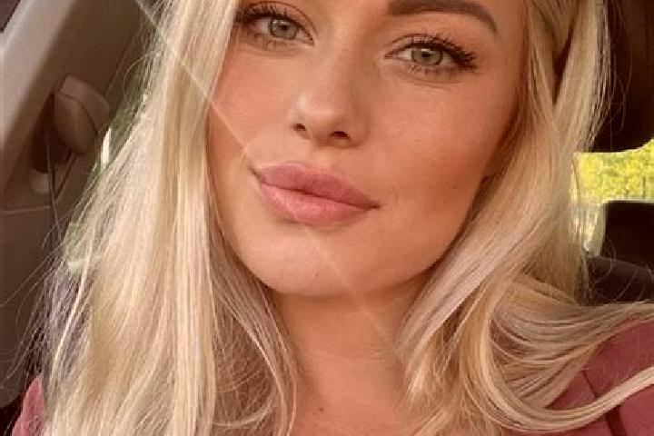 Scarlett, 27, a brunette green-eyed caribbean companion based in Gerstungen. Offering OWO, Couples, Deep French Kissing, Travel Companion, Girlfriend Experie...