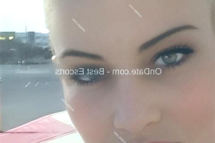 Zoe, 26 — Escort in Tiburon, Haiti